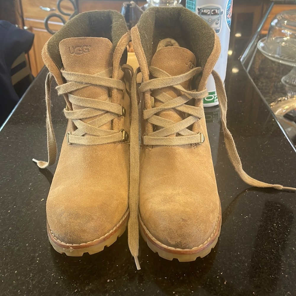 Ugg Calynda Desert Boot